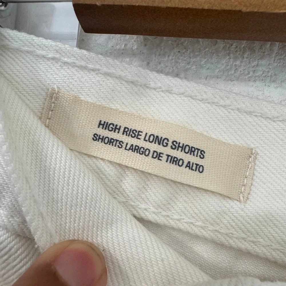 Universal Thread Womens High Rise Long Shorts Denim Size 2 NEW Off White Cream